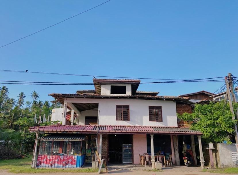 The Wave Surf Inn Midigama East Exterior photo